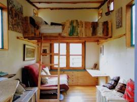 Delightful Shepherd hut: Graffham şehrinde bir otel