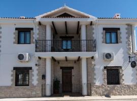 Casa Rural La Molinera, country house in Ríolobos