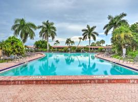 Naples Studio Near Everglades with Marina!, rental liburan di Napoli