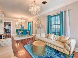 Glam New Orleans Vacation Rental with Deck!, villa in New Orleans