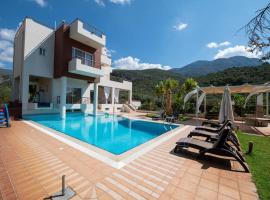 Luxurious 4bedroom Villa Kerezenia, holiday rental in Kalamata