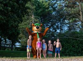 Yogi Bear's Jellystone Park Camp-Resort Wisconsin Dells, boende vid stranden i Wisconsin Dells