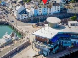 Mariners, Fisherman's Cottage in the Heart of the Harbour with Wonderful Sea Views & Free Dedicated Parking, hotell i Brixham