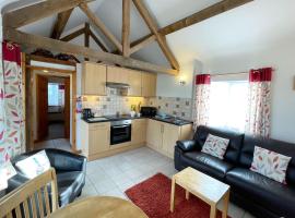 New Inn Lane Holiday Cottages, מלון באיבשאם