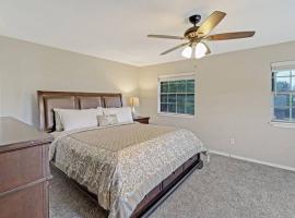 cozy house Saginaw TX 3BR 2BA Sleeps 10 just 12 minutes downtown fort worth, huvila kohteessa Saginaw