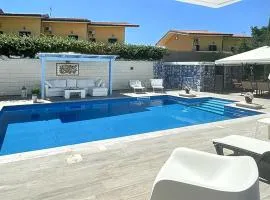 Awesome Home In Laura With Outdoor Swimming Pool, 5 Bedrooms And Wifi