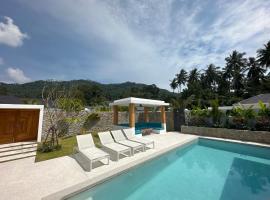 Blossom Villa - Lamai, Koh Samui - Entire Villa โรงแรมที่มีสระว่ายน้ำในBan Thung