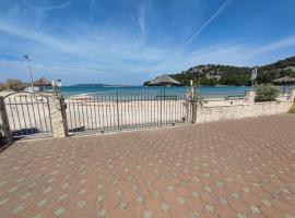 Apartments Bionda - seafront, apartment in Zaboric