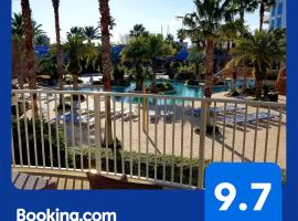 1215 A Slice of Heaven - Destin! Pool View!, готель у місті Дестін