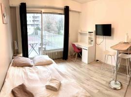 Studio LEON, apartment in Chambéry