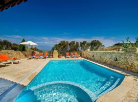Ta Gananz Holiday Home, hotel v destinaci Għasri