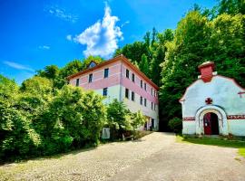 HARABURDI® Recyclart Hotel, hotel a Kostelec nad Orlicí