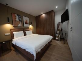 Downtown Luxury Apartments 34