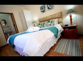 Dove's Nest Guest House, gjestgiveri i Kempton Park