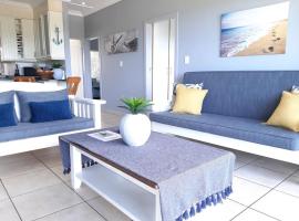 Izinyoni Place, Mangrove Beach Estate – hotel w mieście Port Shepstone