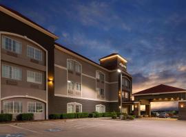 La Quinta by Wyndham Bridgeport, hotel v destinaci Bridgeport