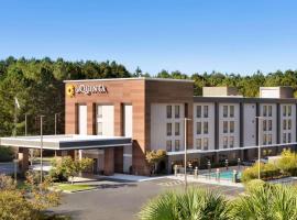 La Quinta Inn & Suites by Wyndham Selma/Smithfield I-95, accessible hotel in Selma