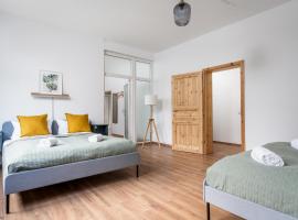 Ruhig Hell Wohnen im Grünen in Köpenick füßläufig zum Wasser 25min bis Flughafen, hotel in Berlin