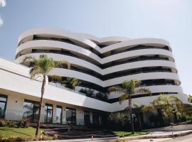 White Hill Hotel, SPA & Conferences, hotel in Durrës