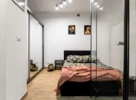 Wyjątkowy apartament z prysznicem pośrodku na wyjątkowe wieczory