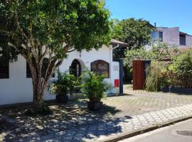 Hotel Xar&eacute;u、ウバトゥバにあるUbatuba Airport - UBTの周辺ホテル