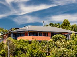 Aorere House - Collingwood Holiday Home, hotel di Collingwood