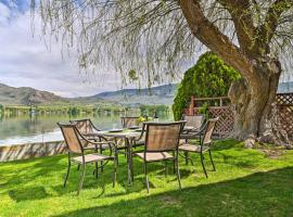 Beach Escape Scenic Osoyoos Lake Chalet!, hotel in Oroville