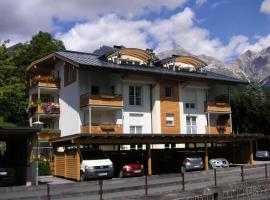 Appartment Ahorn, apartment in Maria Alm am Steinernen Meer