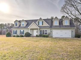 Stokesdale Vacation Rental with Game Room!, hotel in Stokesdale