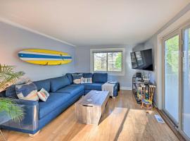 Hamptons Vacation Rental with Seasonal Pool!: Hampton Bays şehrinde bir otel