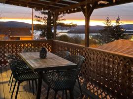 Pet-Friendly North Bend Home with Bay Views!, hotell i North Bend