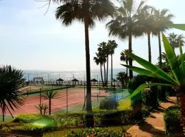 Mansion Alhamar, Sitio de Calahonda, first line beach, sleeps 5