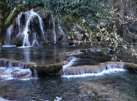 Gite de la cascade, holiday rental sa Les Planches-près-Arbois