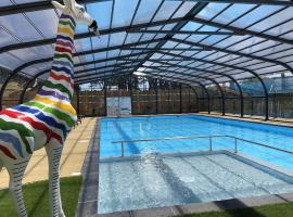 Mobil home domaine avec piscine proche mer, holiday rental in La Parée Preneau