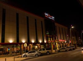 Meral Crown Hotel, hotel a Riad