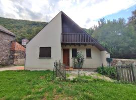 Le chant de la Pique, maison T4, jardin, parking gratuit, wifi, 6 personnes, hotel di Luchon