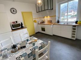 Appartement Tarascon sur Ariège, hôtel à Tarascon-sur-Ariège près de : Grotte de Niaux