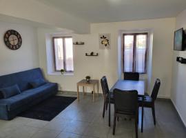 Appartement en duplex, hotel in Évry-les-Châteaux