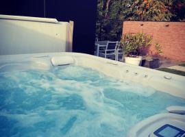 Maison comfortzone met jacuzzi, spa hotel in Kwaadmechelen