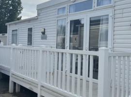 3 bedroom luxury caravan haven, marton mere, hotel di Blackpool