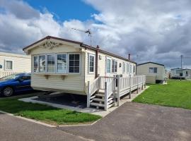 palm grove 16, holiday home in Skegness