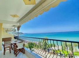 Blue Horizon Apartment