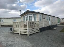 Bobby's Bolthole, Hotel in Heysham