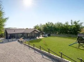 Lovely Home In Glesborg With Sauna