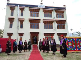 HOTEL POTALA, hotel v mestu Padam