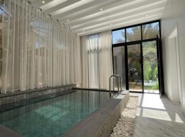 MY HOTEL Al Lathba Pool Villa - Nizwa فيلا اللثبه-نزوى, hotel v destinaci Nazvá