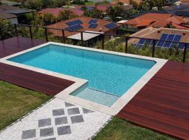Family Fun Oasis Pool Retreat Near Theme Parks, hotel di Gold Coast