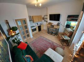 Lovely 2 bedroom apartment in Fife, cheap hotel in Fife