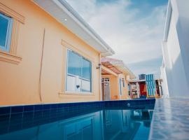 Heavenly ApHEARTment with backyard swimming pool, kuća za odmor ili apartman u Dodomi