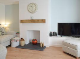 Snowdrop Cottage, pet-friendly hotel in Fishguard